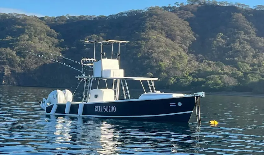 fishing-boat-in-playas-del-coco