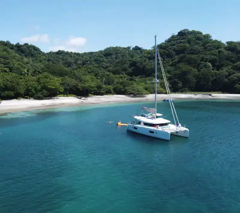 Enjoy a catamaran tour with snorkeling at the beach in Gulf Papagayo