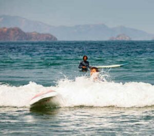 Surf Lessons for beginners from Playas del Coco to Playa Iguanita in the Gulf Papagayo