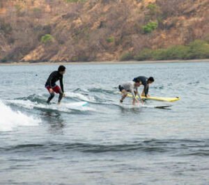 Surf Lessons for beginners with Instructor from Playas del Coco