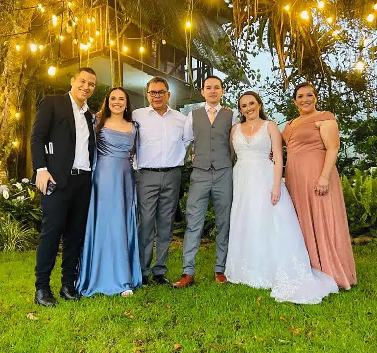 family-wedding-photographer-costa-rica Family wedding in a photo session Costa Rica