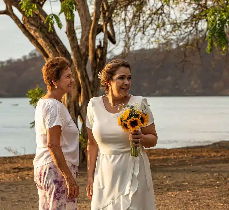 beach-wedding-costa-rica Photo session for a wedding in Playas del Coco.