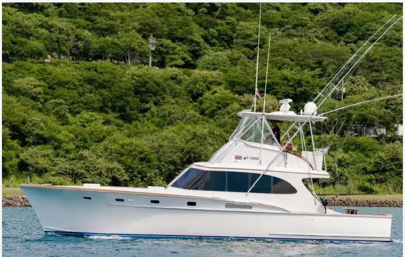 sport-fishing-boat-pocoton Sport fishing boat in Peninsula Papagayo, Costa Rica