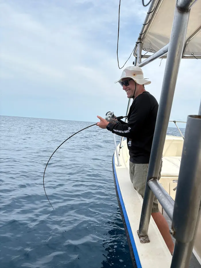 bottom-fishing-bahamas-boat Bottom Fishing Gulf Papagayo
