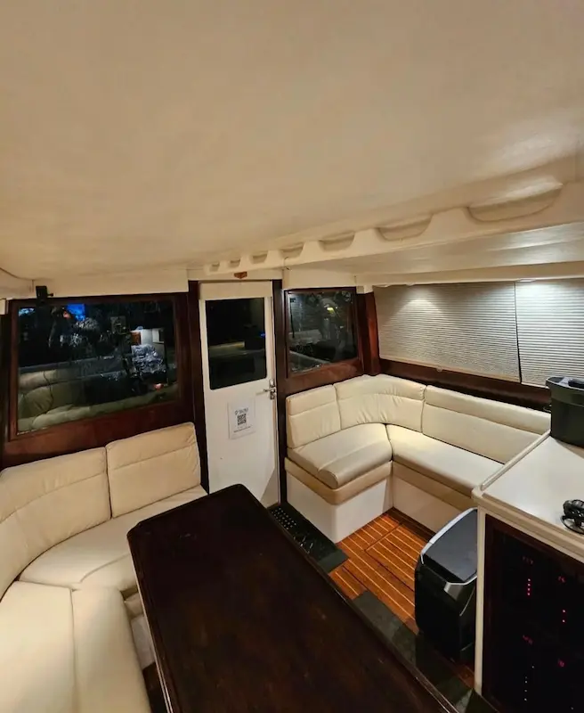 cabo-35ft-inside Cabo sport fishing boat in Playa Flamingo, Inside